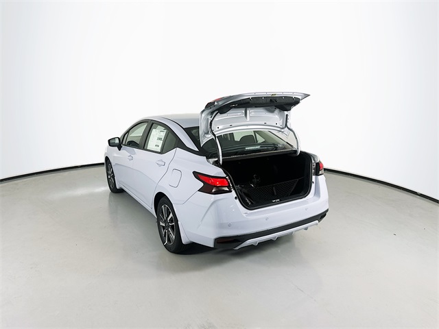 2025 Nissan Versa SV photo 9