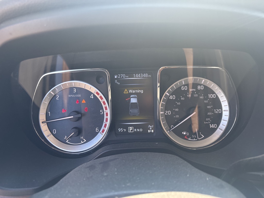 2016 Nissan Titan Crew Cab Platinum Reserve photo 16