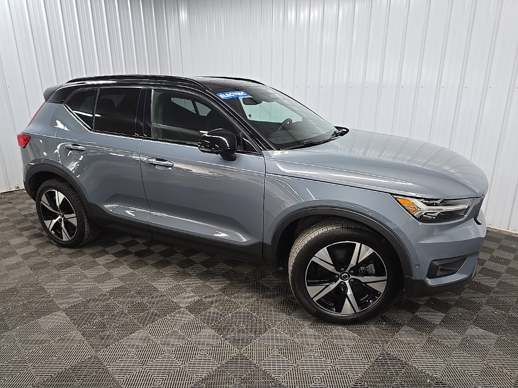2022 Volvo XC40