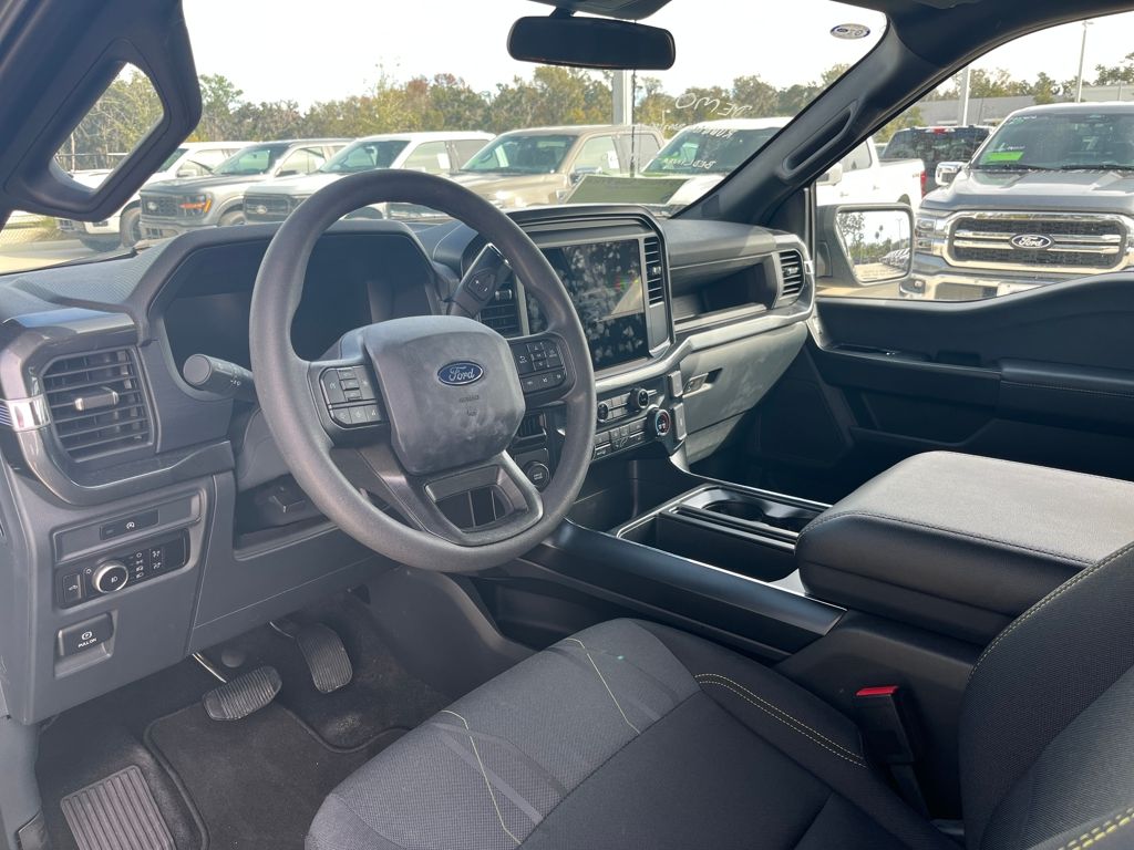 2025 Ford F-150 STX photo 4