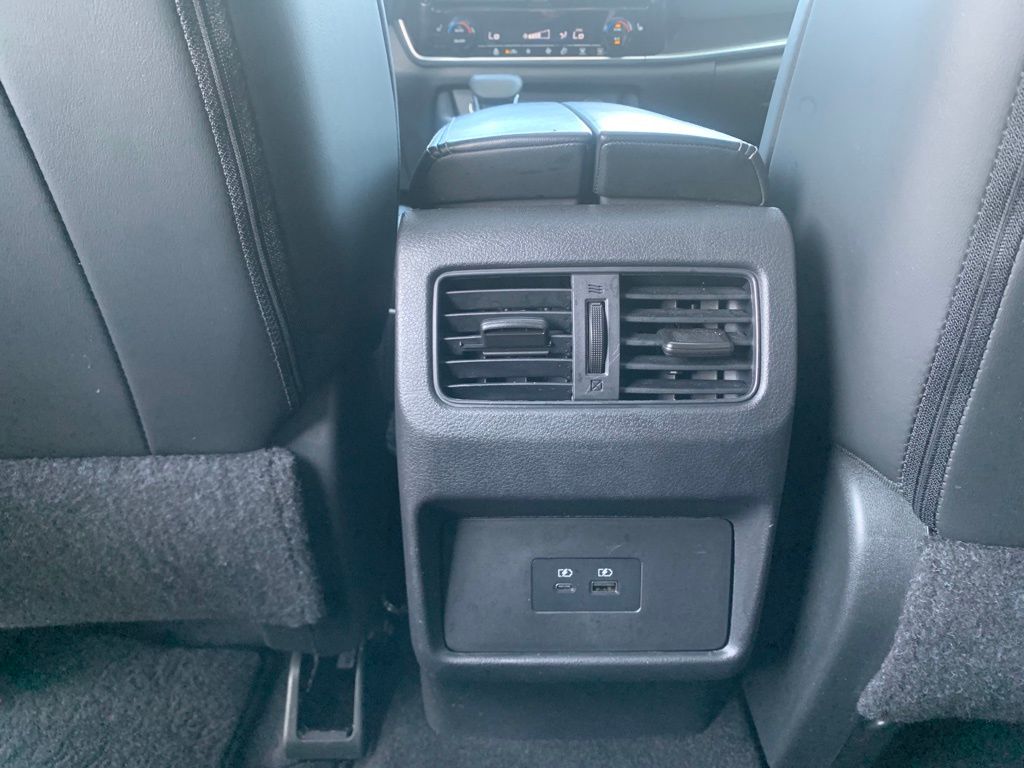 2023 Nissan Rogue SV photo 23
