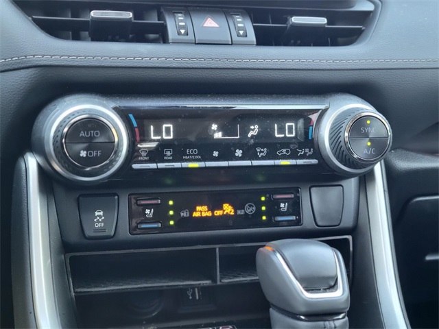 2023 Toyota RAV4 Hybrid Limited photo 17