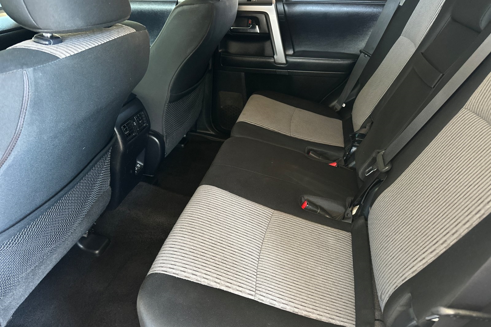 2020 Toyota 4Runner SR5 photo 7
