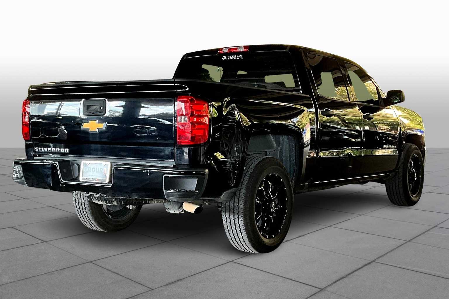 2018 Chevrolet Silverado 1500 Custom photo 12