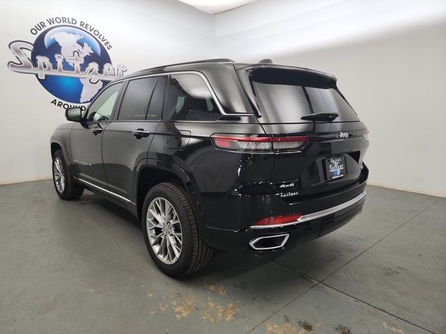 2025 Jeep Grand Cherokee Summit photo 2