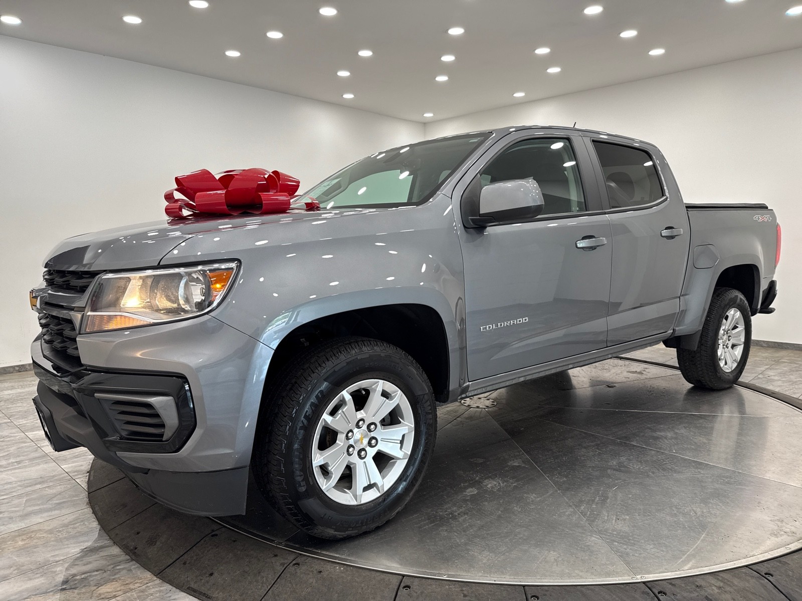 2022 Chevrolet Colorado LT photo 3