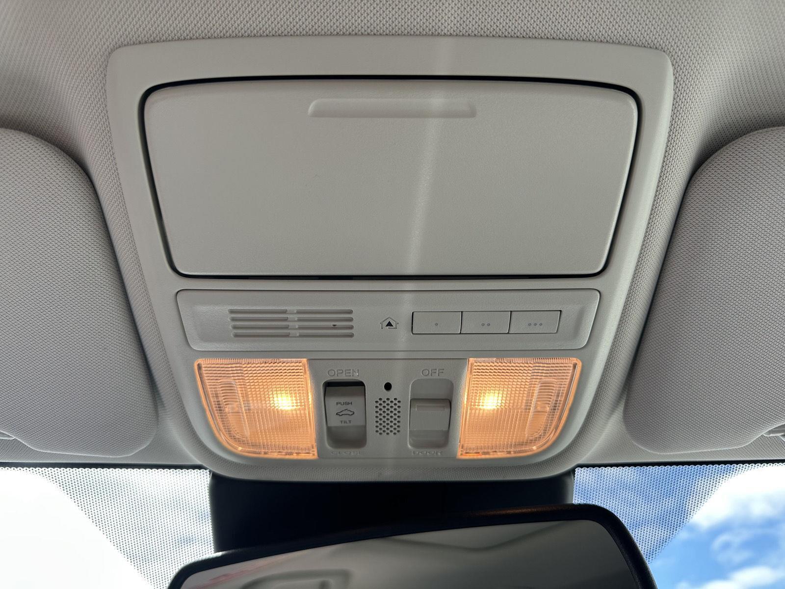 2016 Honda CR-V Touring photo 25