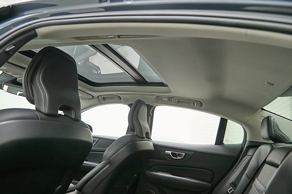 2024 VOLVO S60 - Image 19