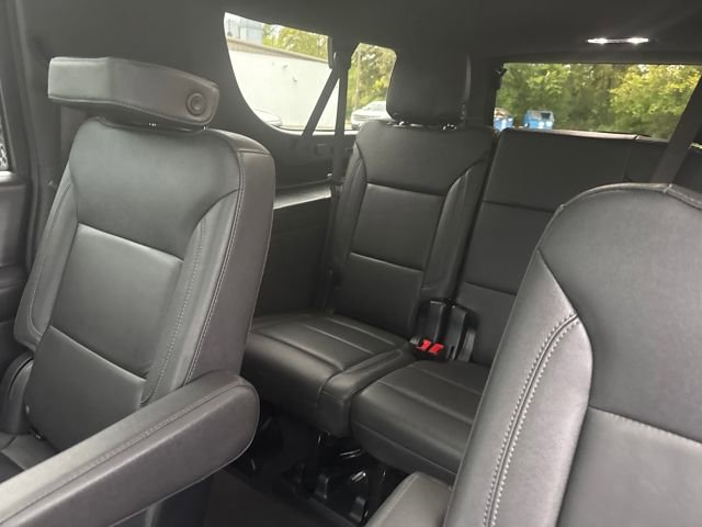 2025 Chevrolet Suburban Z71 photo 28