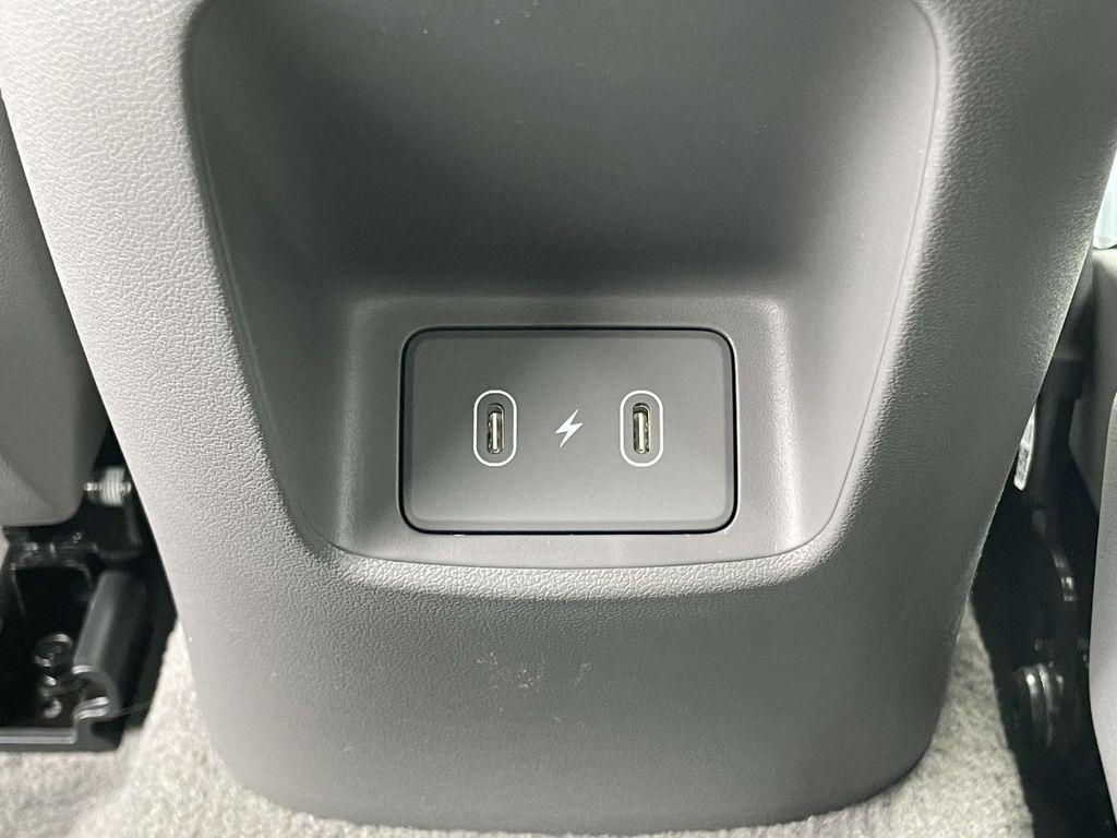 2025 Hyundai Elantra SEL Sport photo 4