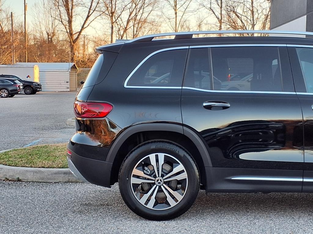 2025 Mercedes Benz GLB 250 4MATIC photo 4
