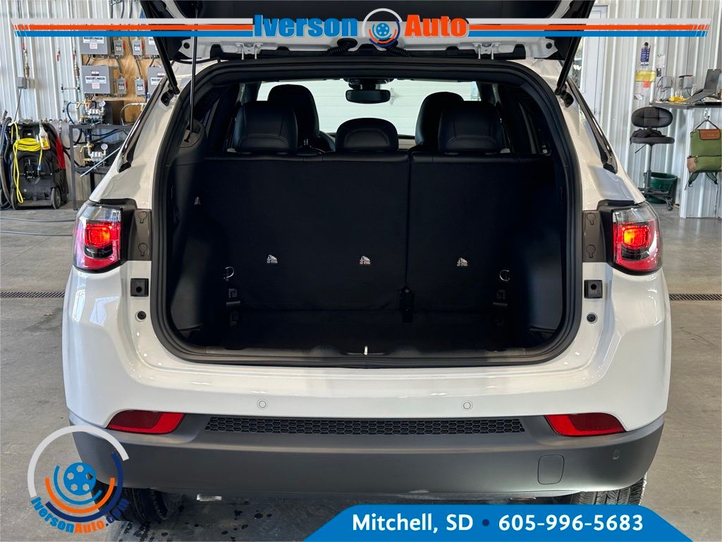 2026 Jeep Compass Limited photo 4