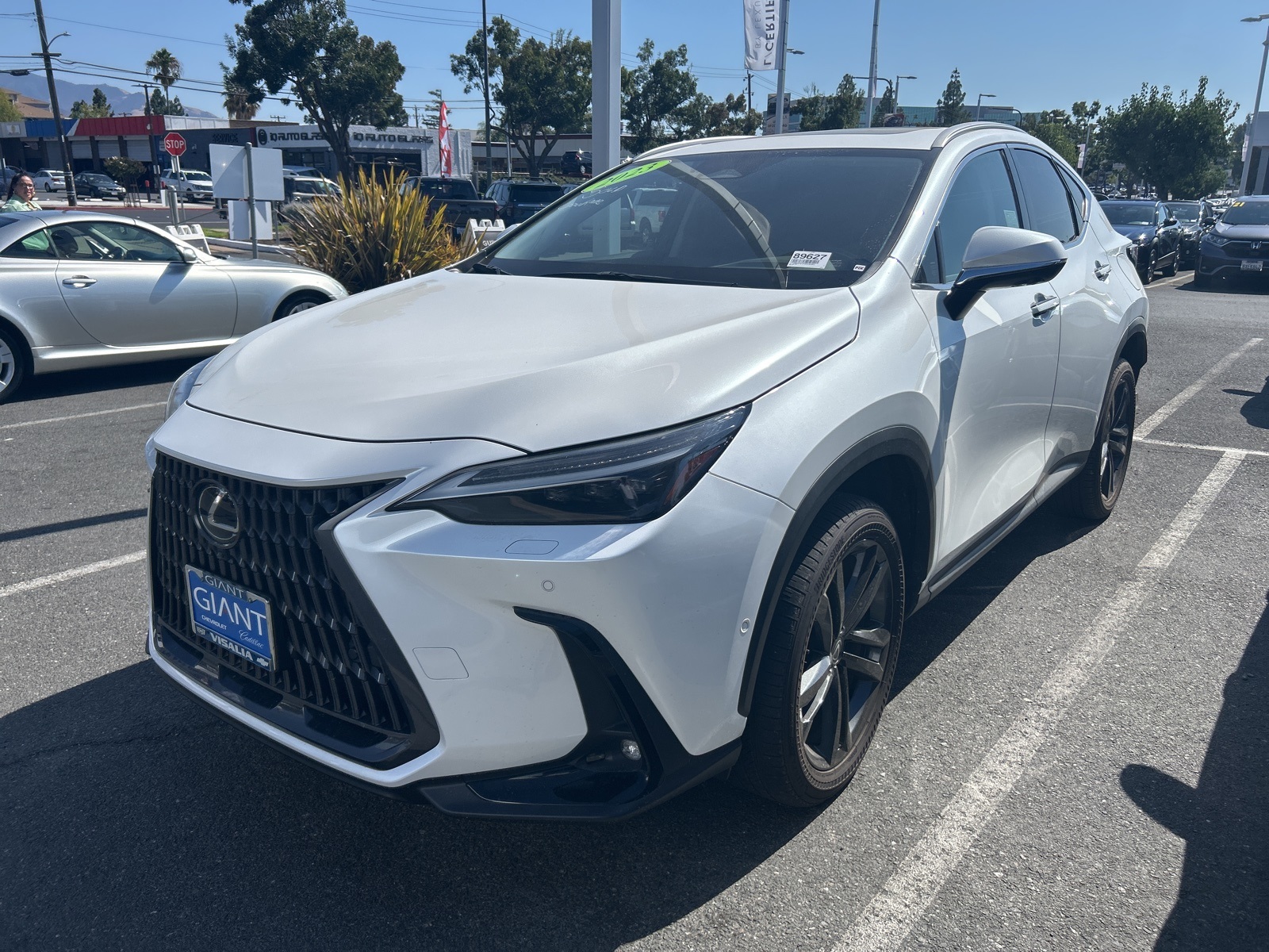 2023 Lexus NX 450h+ Luxury photo 2