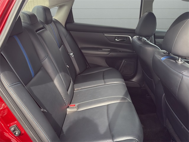 2018 Nissan Altima 2.5 SR photo 11