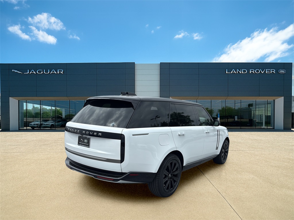 2025 Land Rover Range Rover SE photo 4
