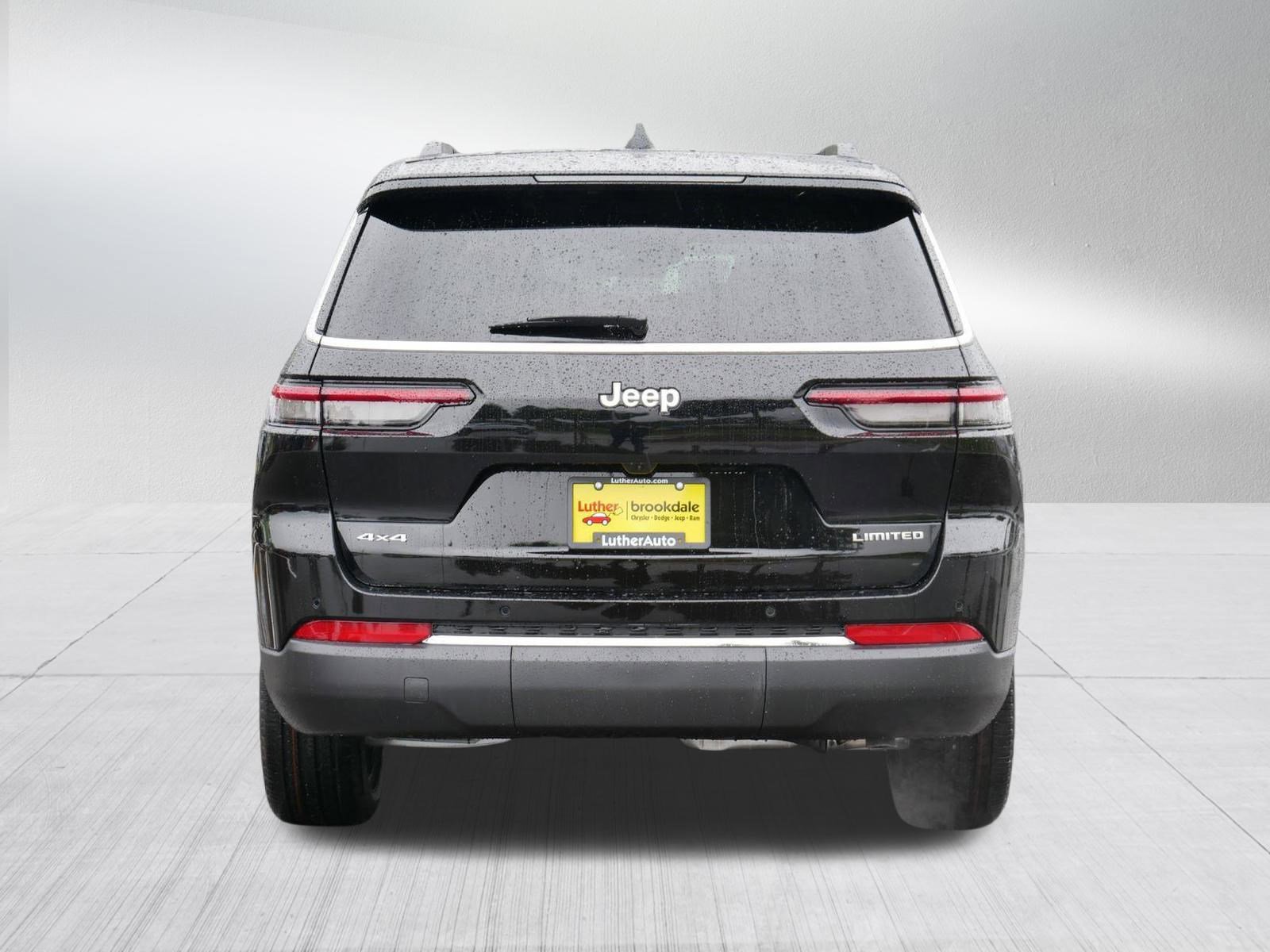 2025 Jeep Grand Cherokee Limited photo 3