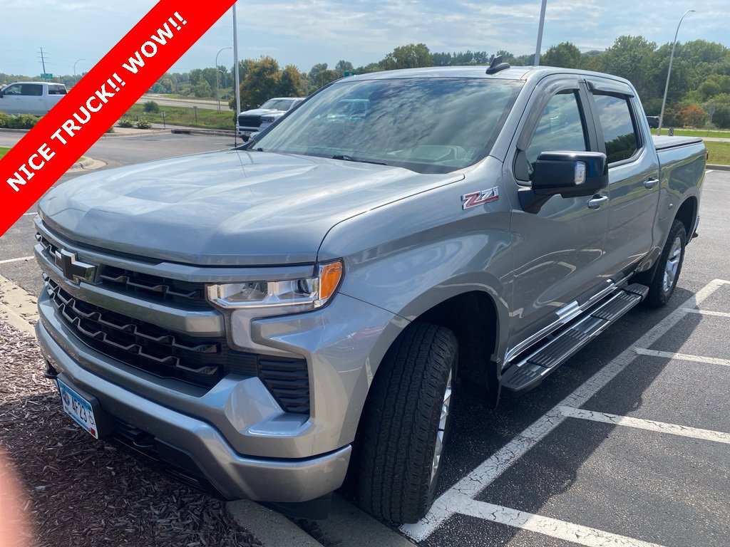 2023 Chevrolet Silverado 1500 RST photo 2