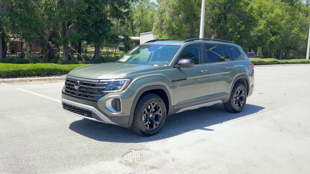 2025 Volkswagen Atlas Peak Edition SE photo 4