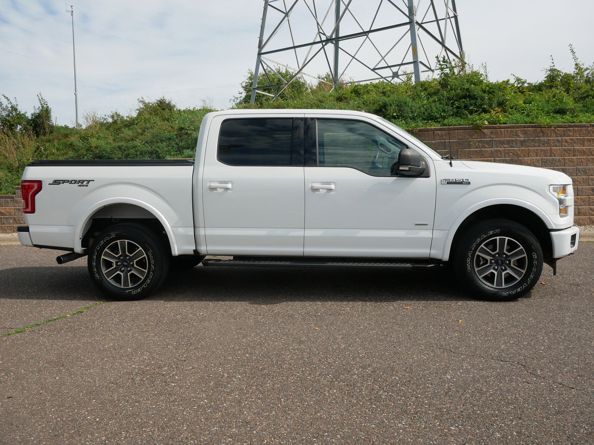 2017 Ford F-150 XLT photo 7