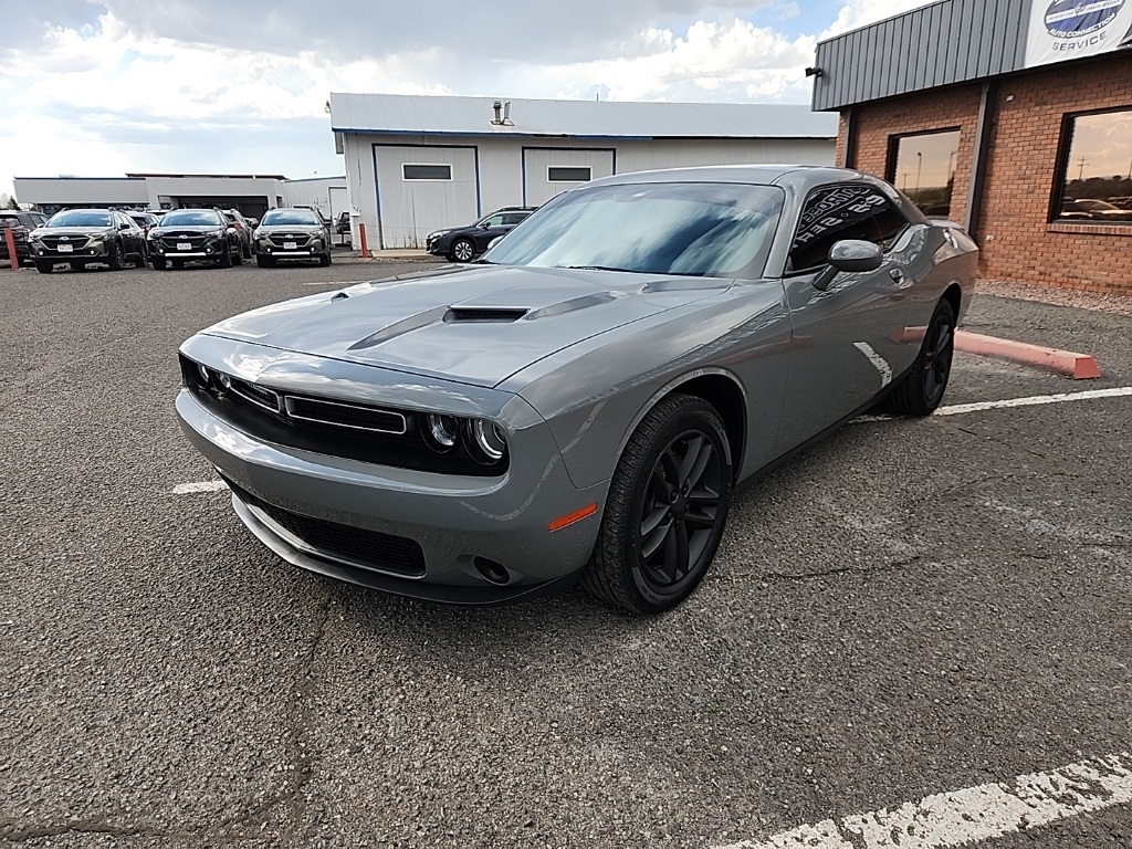 2019 Dodge Challenger SXT photo 3