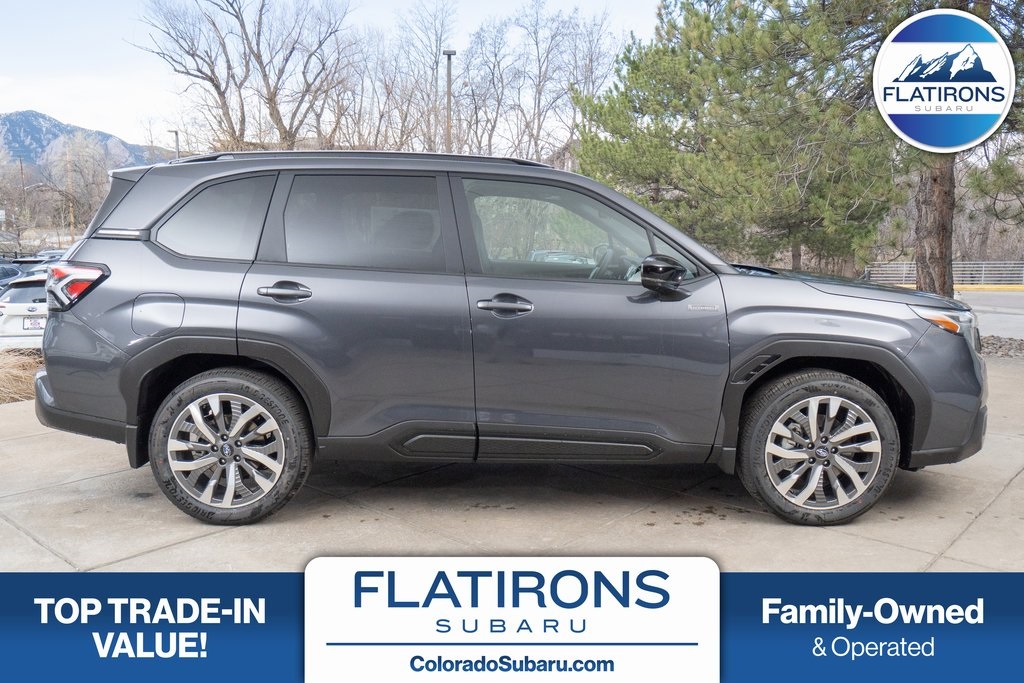 2025 Subaru Forester Touring's photo