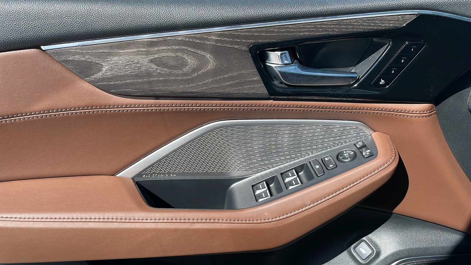 2023 Acura MDX Advance SH-AWD photo 23