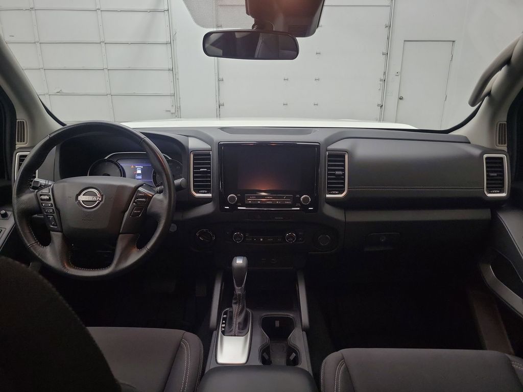 2022 Nissan Frontier SV photo 11