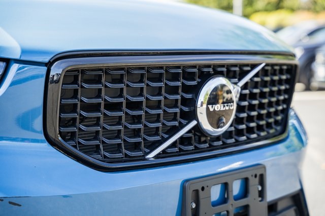 2023 Volvo XC40 Plus photo 6