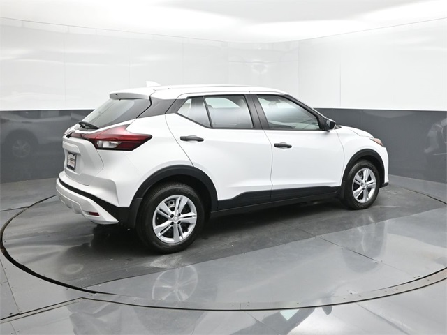 2025 Nissan Kicks Play S photo 15