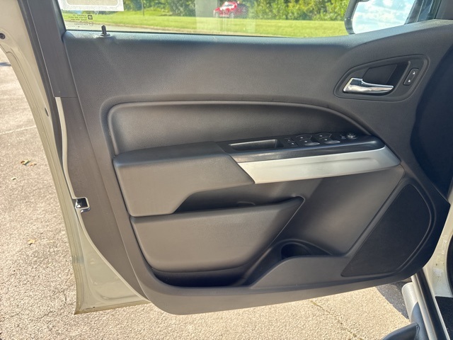 2019 Chevrolet Colorado LT photo 11
