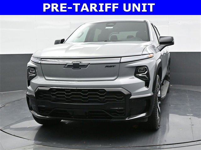 2025 Chevrolet Silverado EV RST photo 2