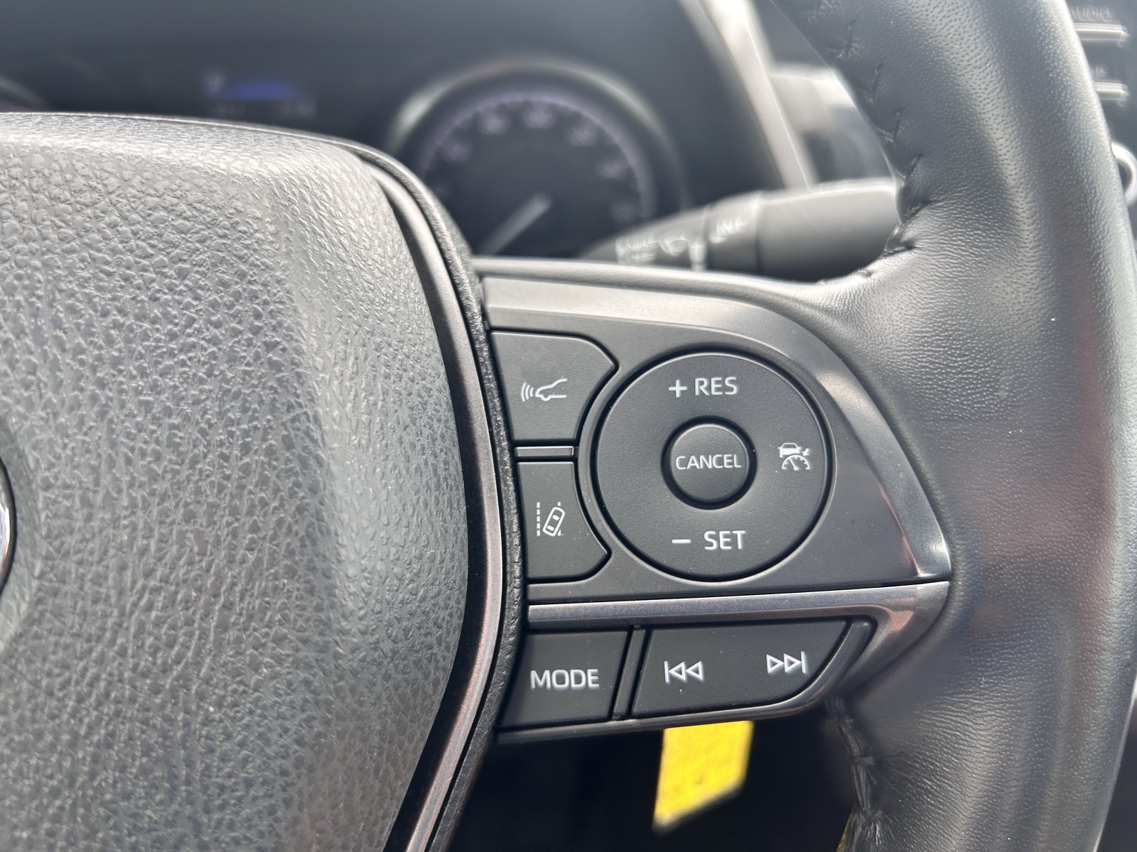 2022 Toyota Camry SE photo 22
