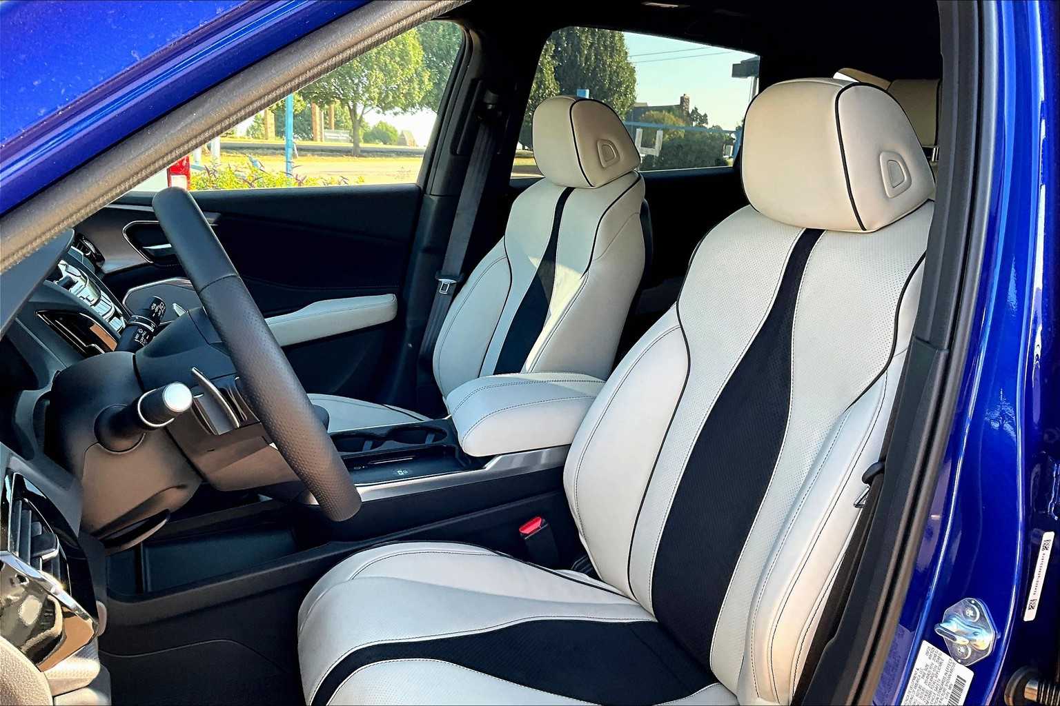 2025 Acura RDX A-Spec photo 8