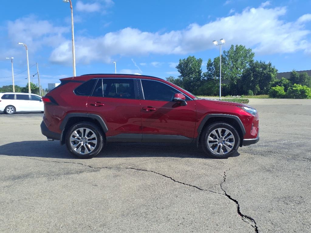 2023 Toyota RAV4 XLE Premium photo 2
