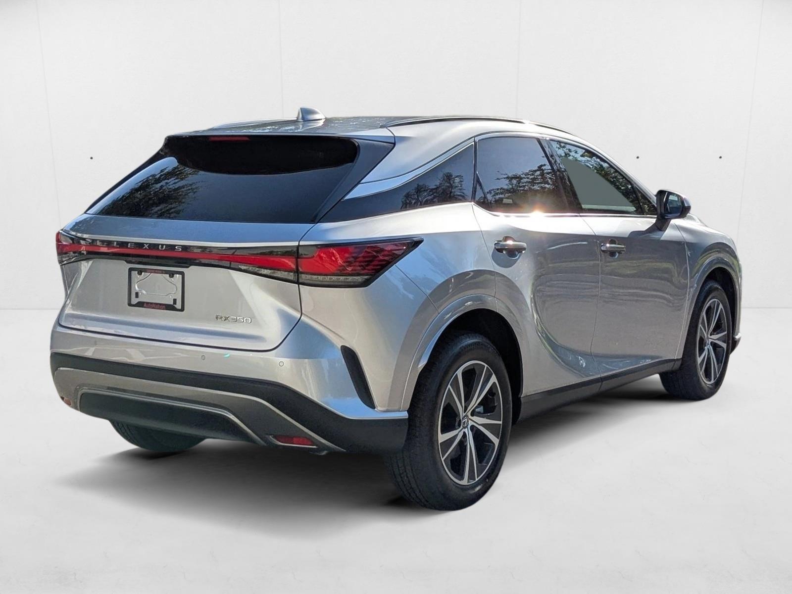 2025 Lexus RX photo 2