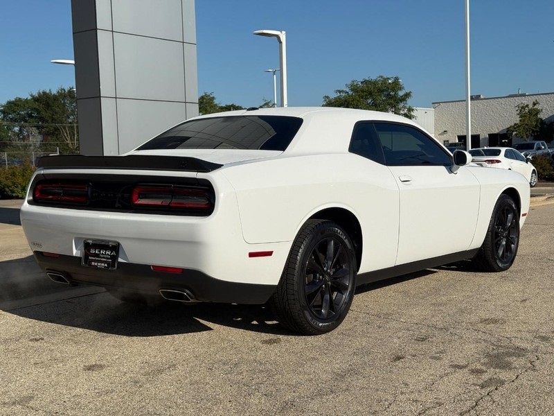 2020 Dodge Challenger SXT AWD photo 3