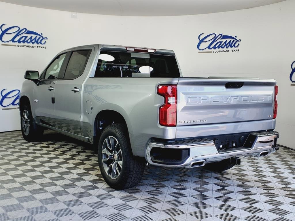 2026 Chevrolet Silverado LT photo 2