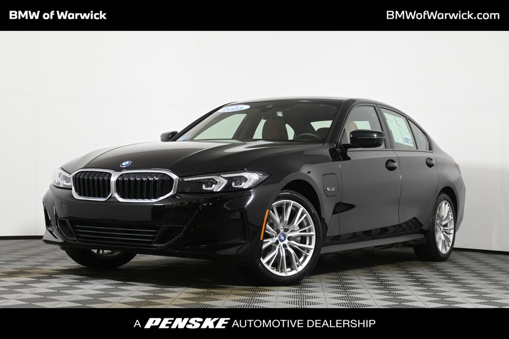 2023 BMW 3 Series 330e's photo