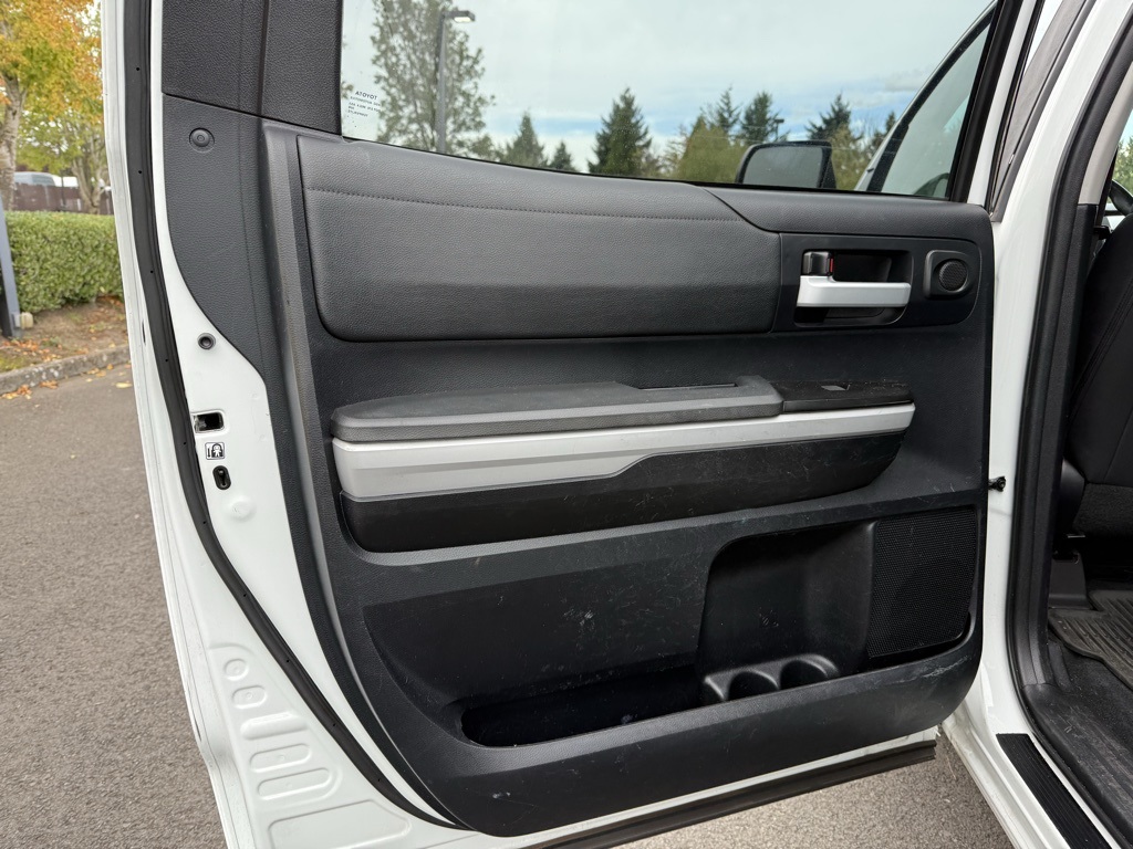 2018 Toyota Tundra SR5 photo 19