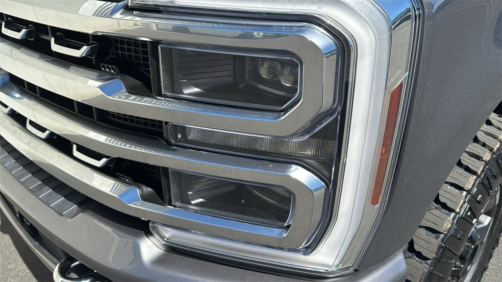 2024 Ford F-350 photo 6