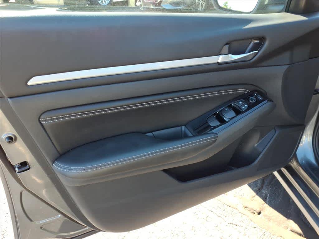 2023 Nissan Altima 2.5 SV photo 10
