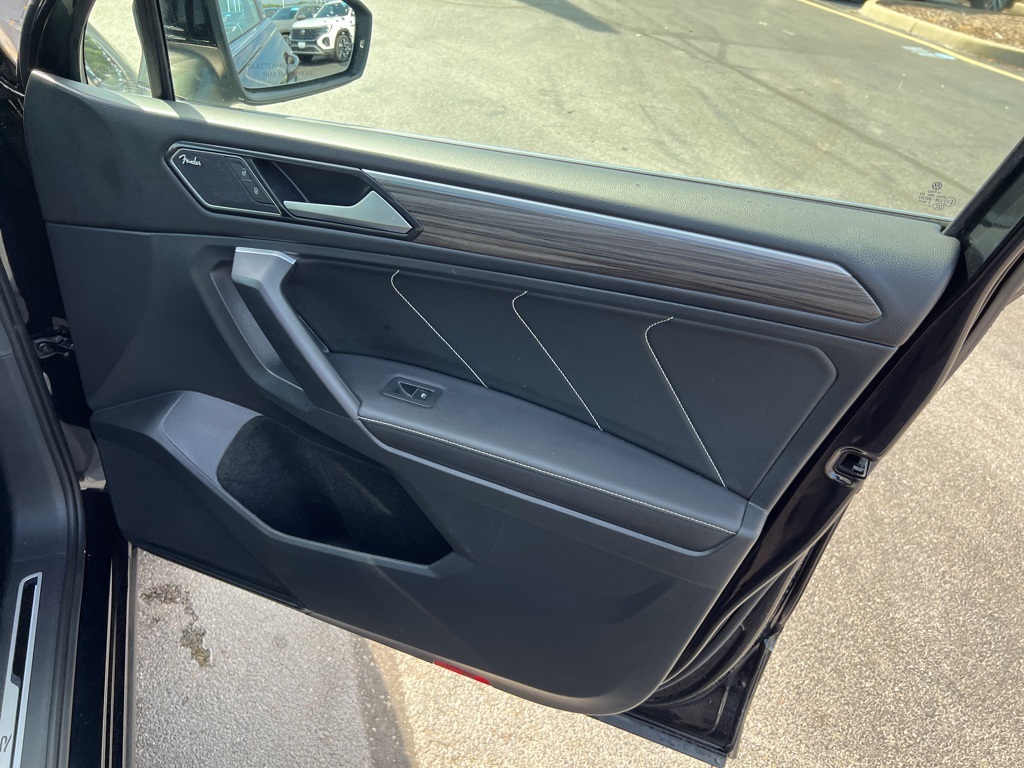 2022 Volkswagen Tiguan SEL Premium R-Line photo 13