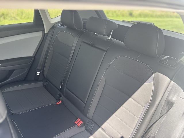 2022 Volkswagen Taos SE photo 5