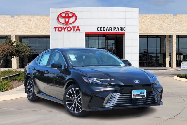 2025 Toyota Camry LE photo 3
