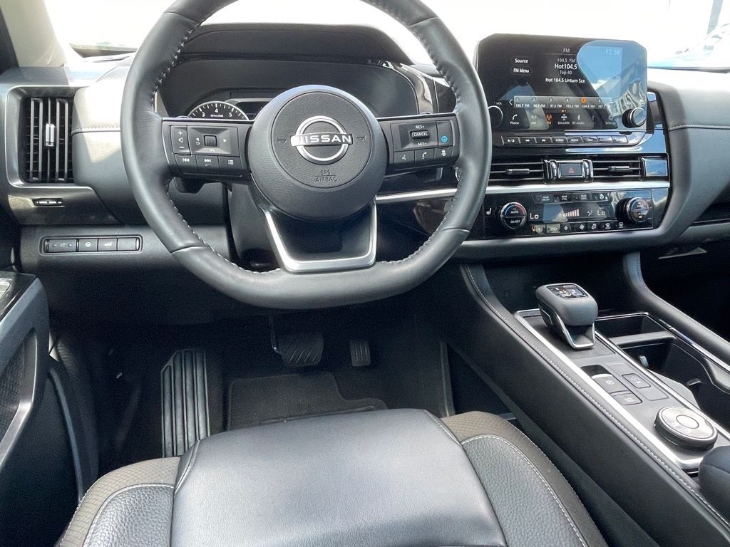 2024 Nissan Pathfinder SL photo 8