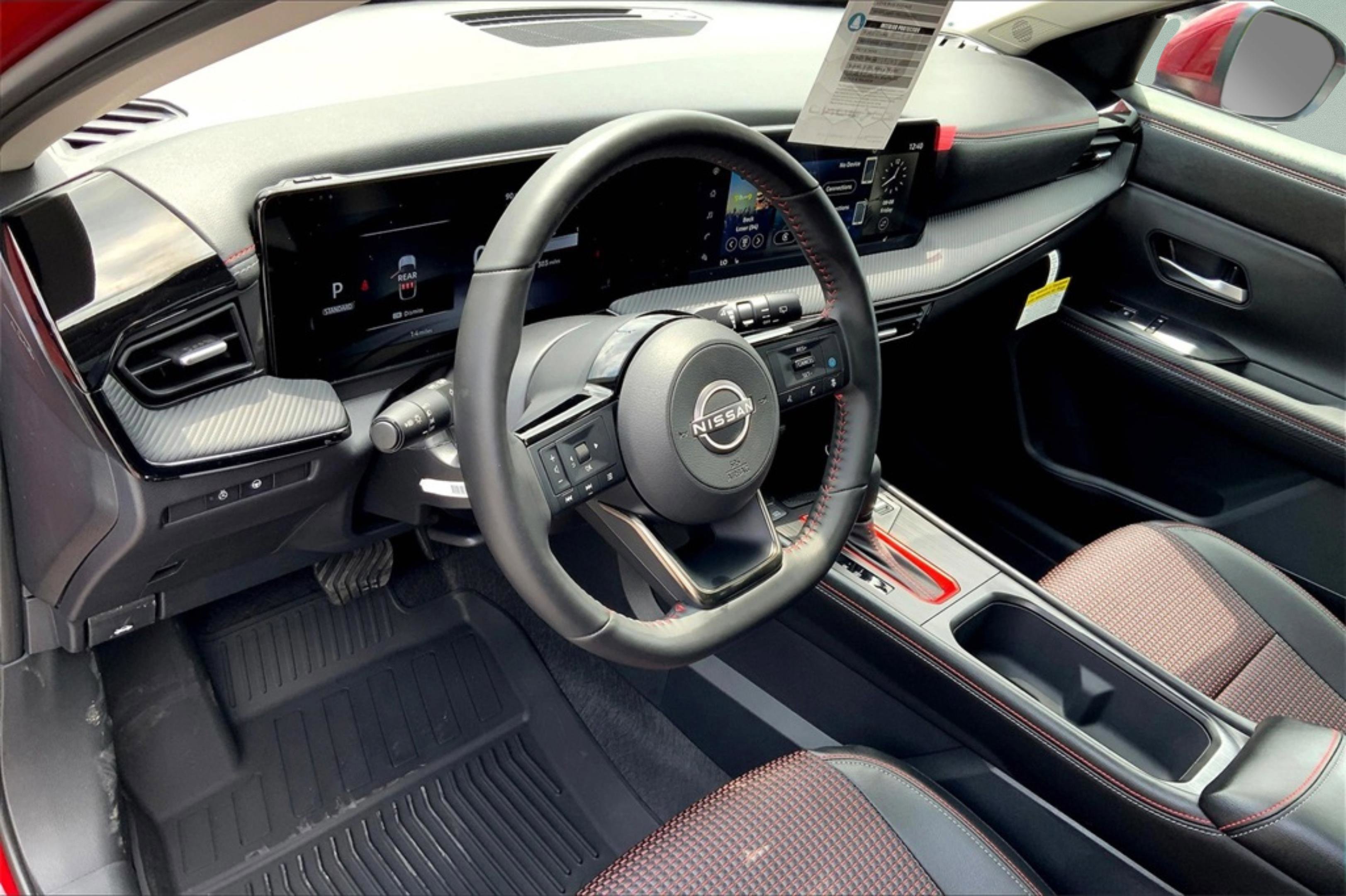 2025 Nissan Kicks SR photo 5