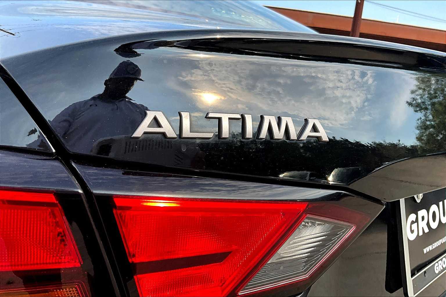2023 Nissan Altima SV photo 27
