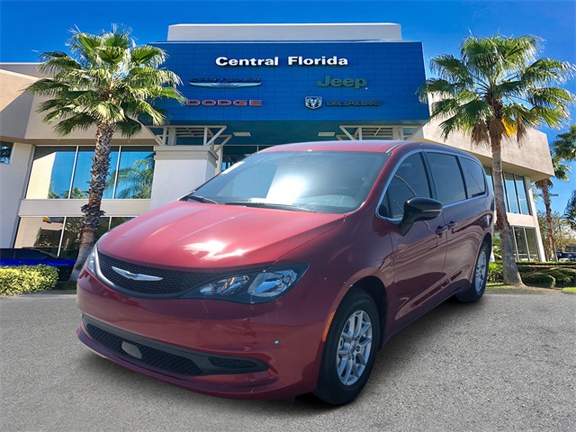 2025 Chrysler Voyager LX photo 8