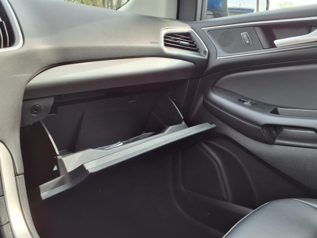 2024 Ford Edge SEL photo 16