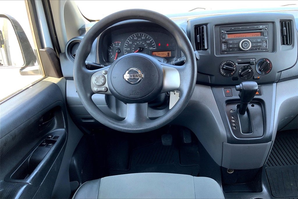 2017 Nissan NV200 S photo 5